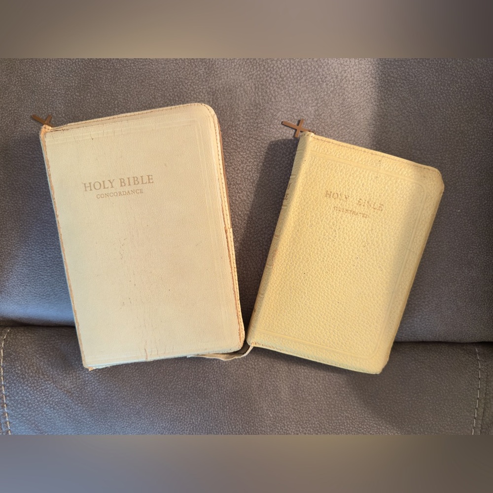 Vintage Holy Bibles zip up cover from the 1950’s